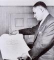 TN_RalphBuncheReadsHisNobelPeacePrizeDiplomaOslo501210.jpg